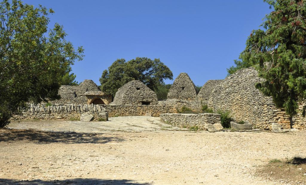 Апартаменты Gordes Le Bastidon Экстерьер фото